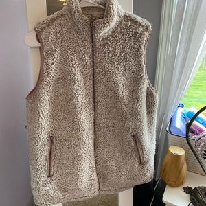 Women’s fleece vest